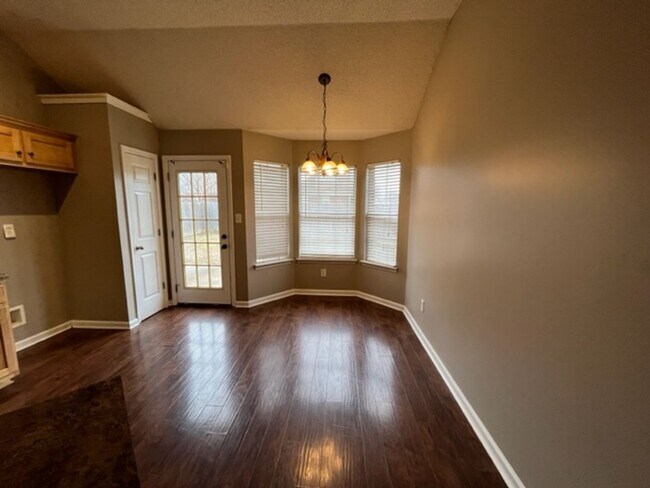Foto del edificio - Renovated 3 Bedroom 2 Bath Home for Rent w...
