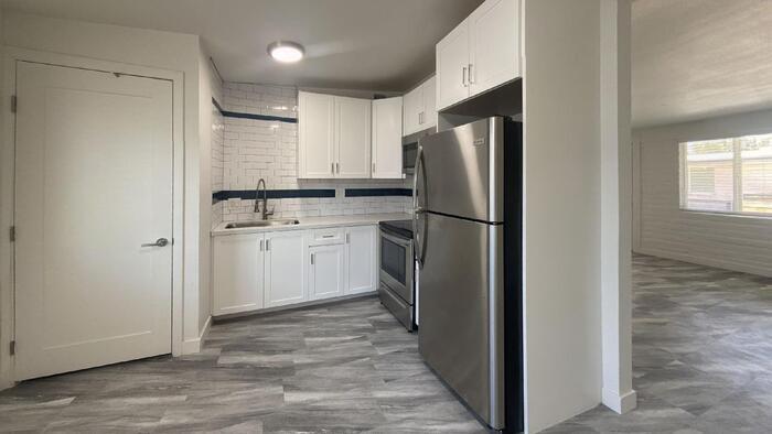 Primary Photo - 1/2 Off First First Month! Luxury 2 Bed Ap...
