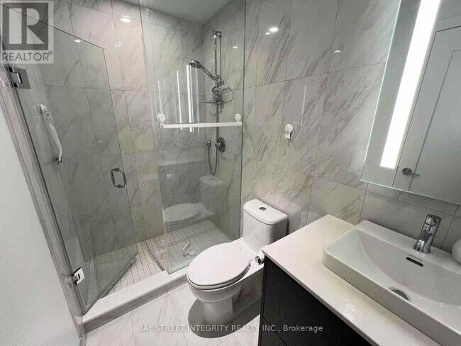 Photo du bâtiment - 480-1480 Front St W