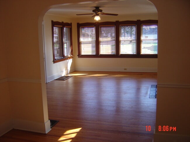 Building Photo - 3204 French St