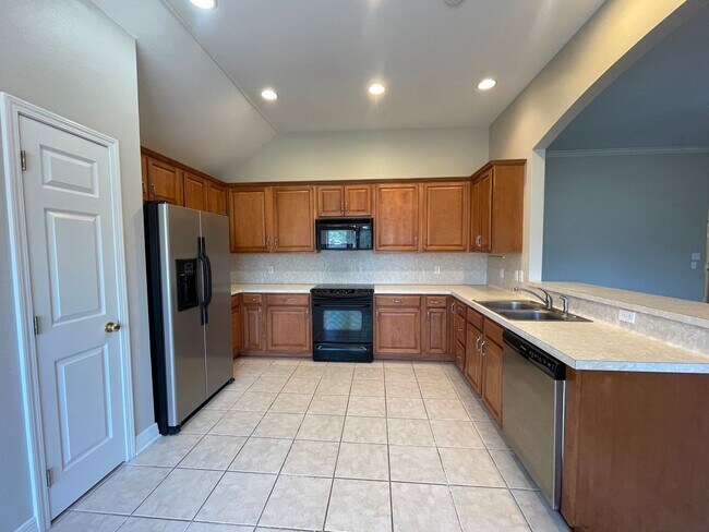 Foto del edificio - BELLE ROSE AT LEGACY! HURRY WONT LAST LONG!