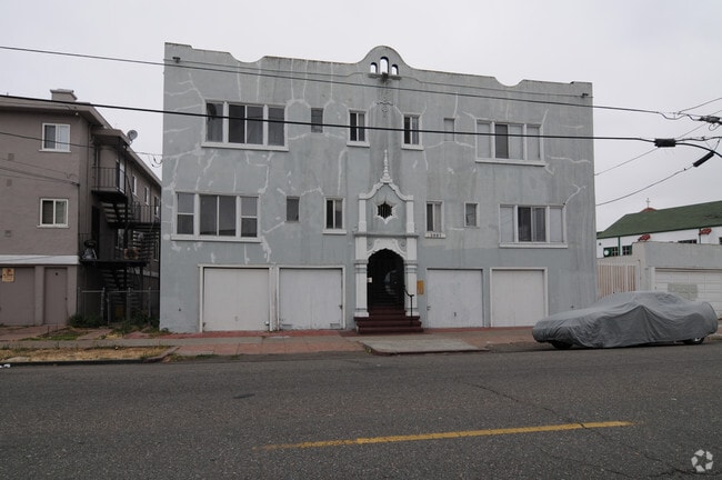 Building Photo - 2697 Havenscourt Blvd
