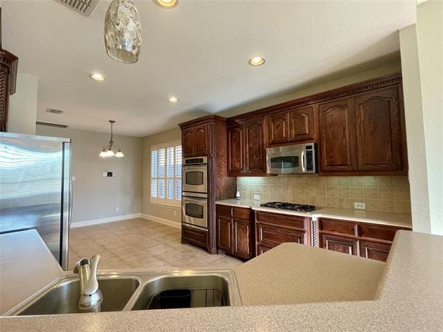 Foto del edificio - 3439 Mayflower Dr