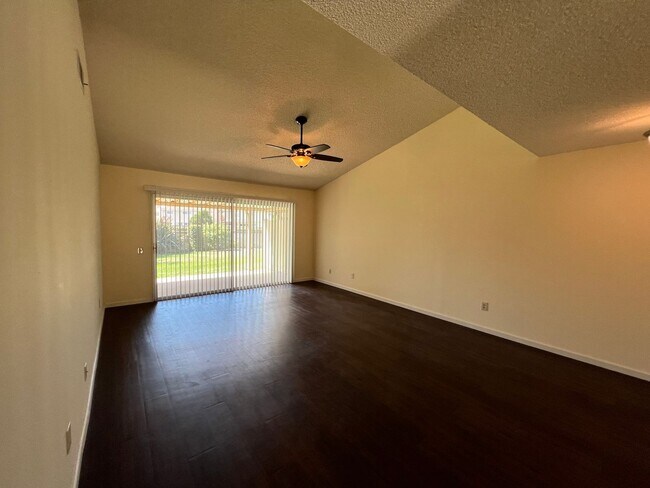 Foto del edificio - Nice Coronado II model home in Leisure Village 55+ Living