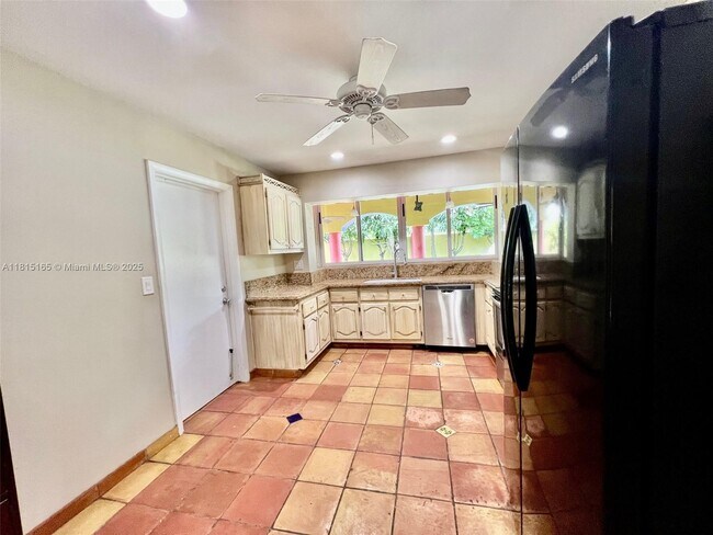 Foto del edificio - 10025 SW 111th St