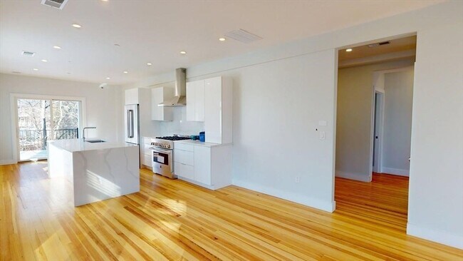 Building Photo - 179 Appleton St