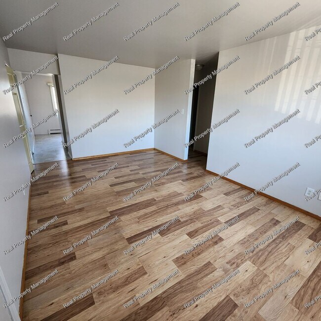 Foto del edificio - Clean 2 Bedroom 1 Bath Unit