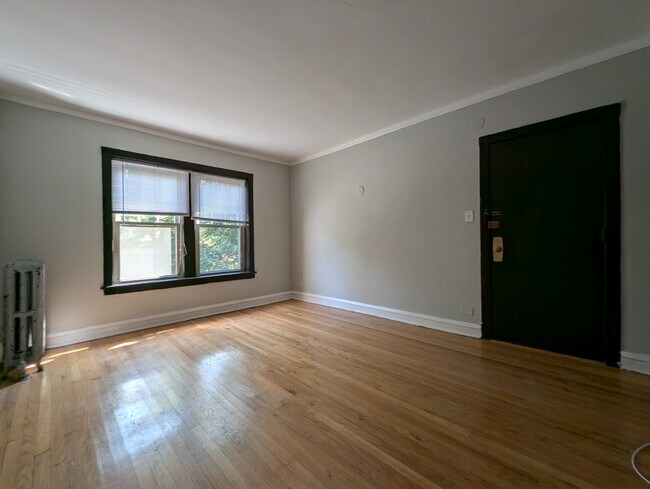Foto del edificio - 2122 W Ainslie St