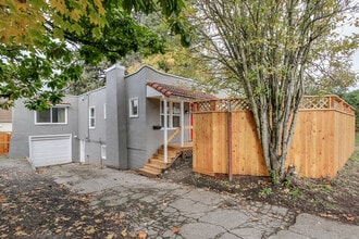 Building Photo - 171 W 18th Ave