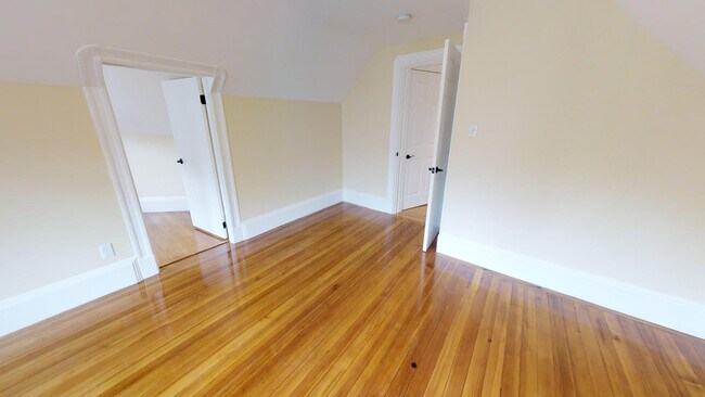 Building Photo - 48 Lowell St