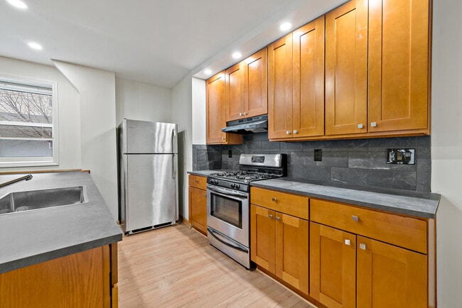 Building Photo - 1332 S 7th St