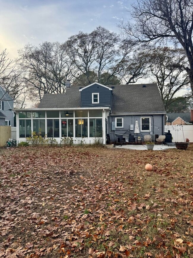 Building Photo - Centrally Located Updated Cape Cod!
