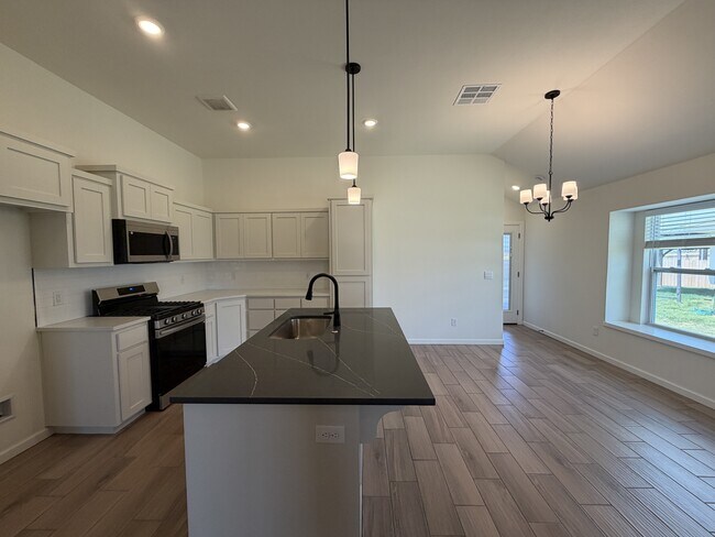 Foto del edificio - 18221 Austin Ct