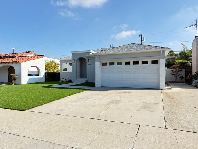 Foto del edificio - 3702 Somerset Dr