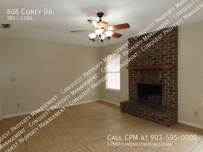 Building Photo - 808 Corey Dr