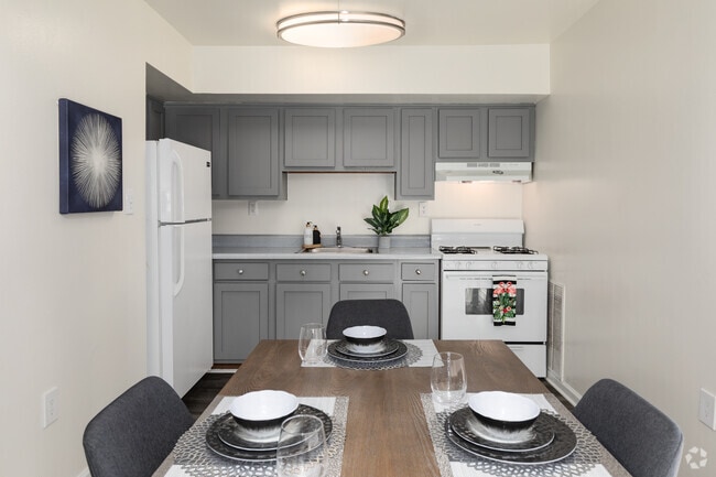 Interior Photo - Oaks at Oxon Hill