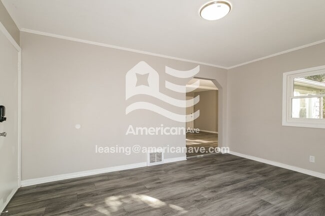 Foto del edificio - 111 Scott Ave