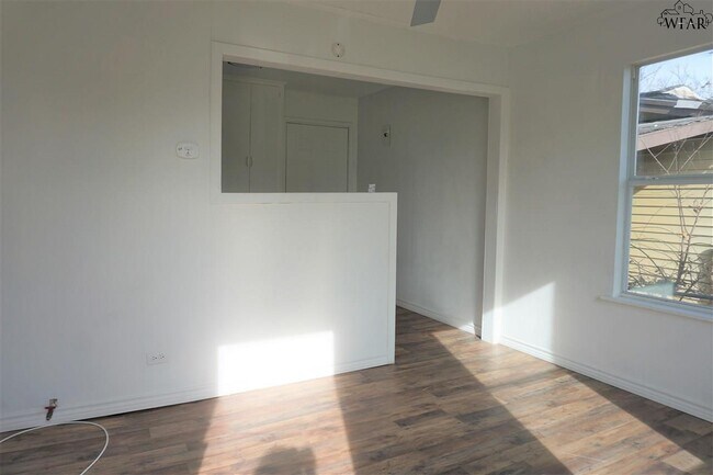 Foto del edificio - 902 Flood St