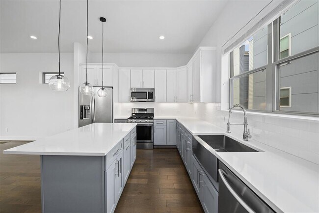 Building Photo - 2218 McGowen St
