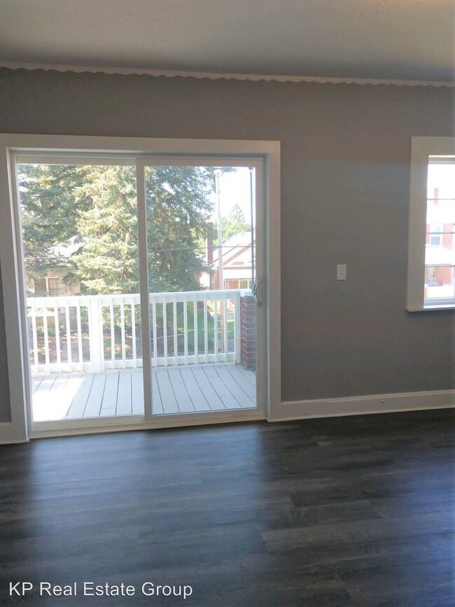 Foto del edificio - 1364-1366 S Champion Ave