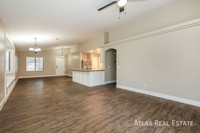 Foto del edificio - 15932 W Winslow Ave