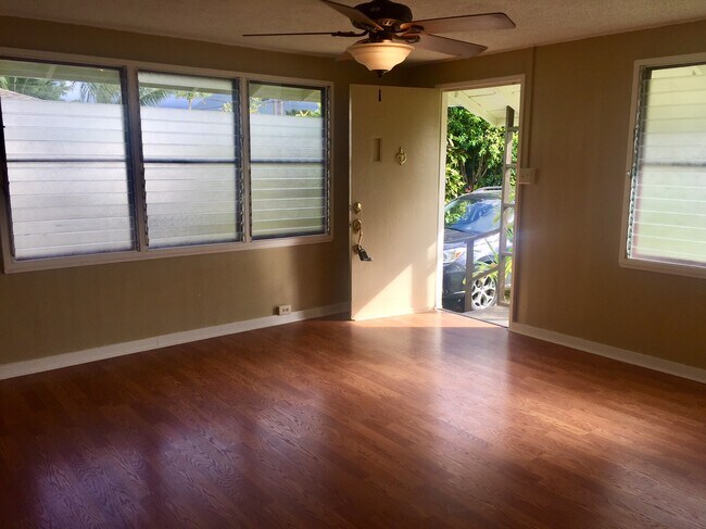 Building Photo - 308 Kihapai St
