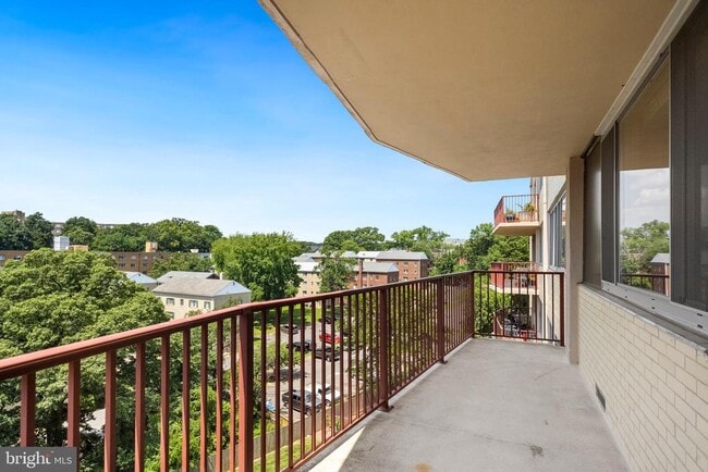 Foto del edificio - 5353 Columbia Pike