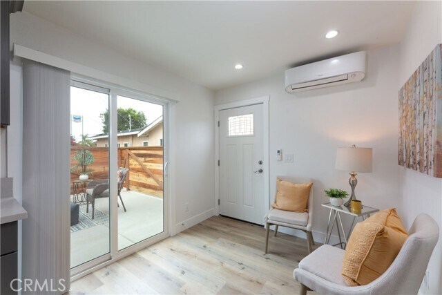 Foto del edificio - 13673 Yoak St