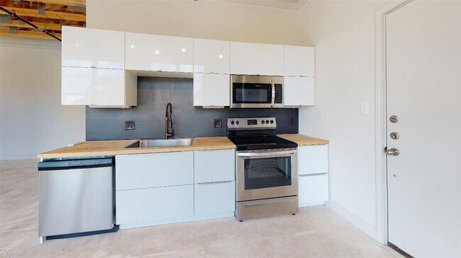 Foto del edificio - 305 W 27th St