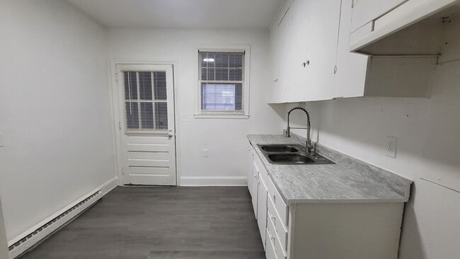 Building Photo - Two Bedroom Apt For Rent in Sumter SC!  2 Weeks FREE Rent!
