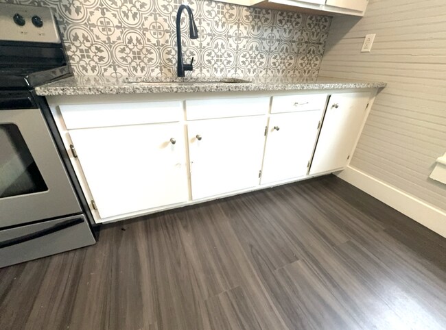 Foto del edificio - Charming 2 BR 2 BA in St Elmo