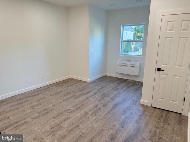 Foto del edificio - 6366 Rogers Ave