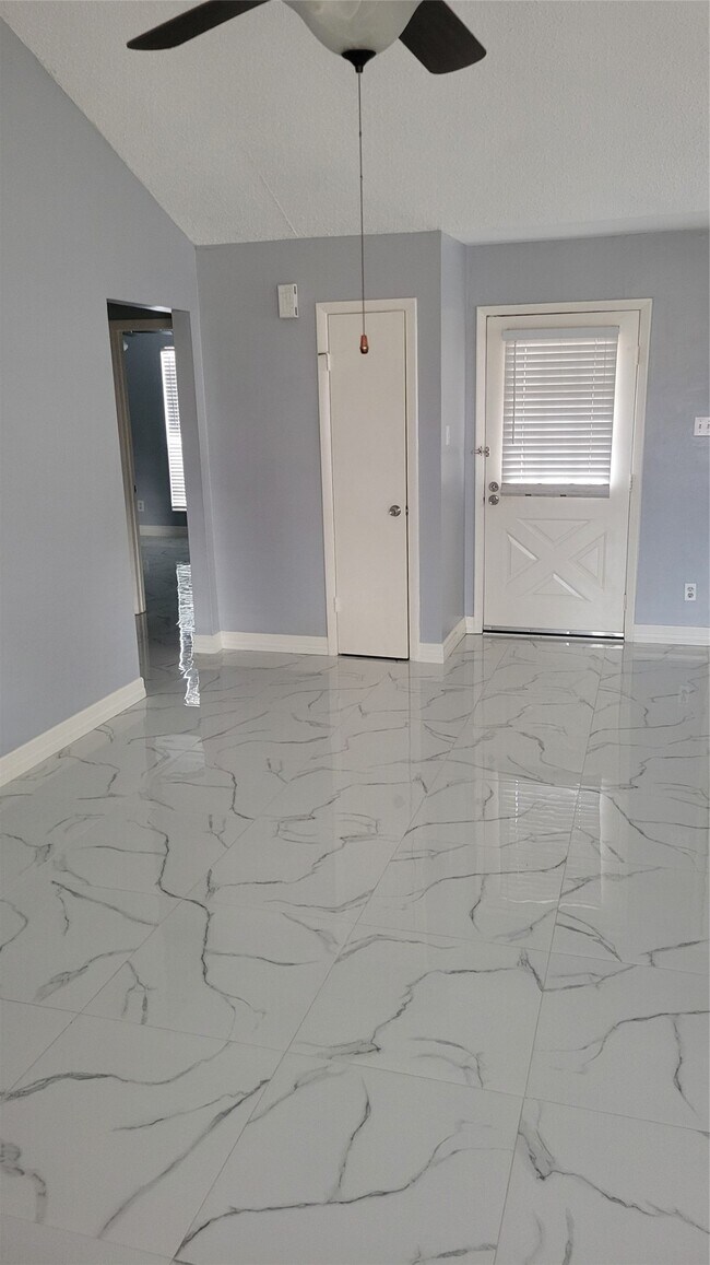 Foto del edificio - 2906 Whetrock Ln