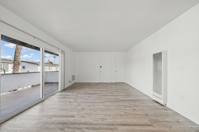 Building Photo - 1700 Bedford Ln
