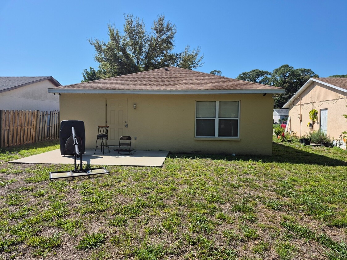 Photo - 2425 22nd St (Sarasota, FL)
