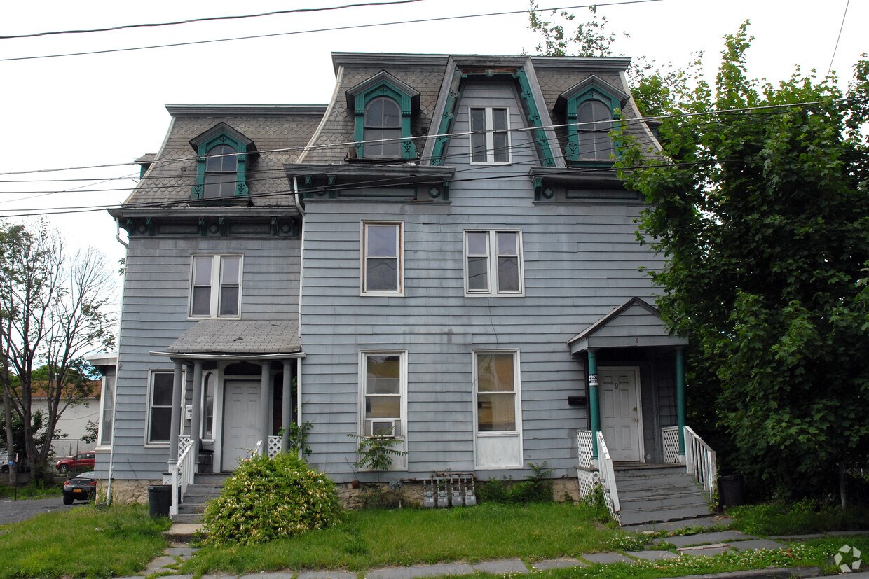 Building Photo - 9 Montgomery St