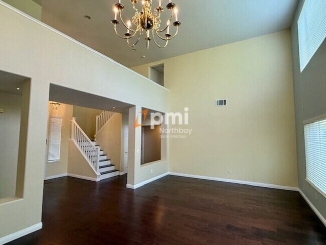 Foto del edificio - 732 Antiquity Dr