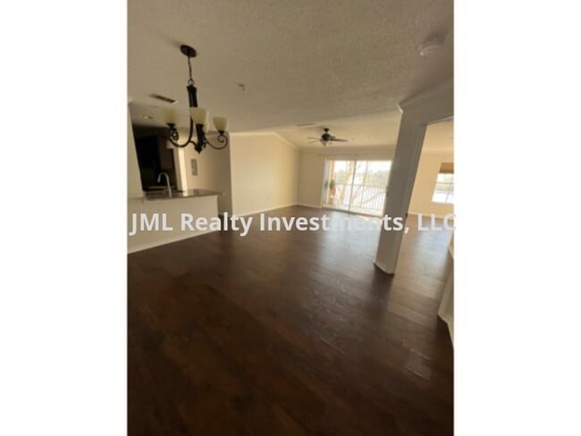 Building Photo - 3 bedroom lake front condo at the Villas a...