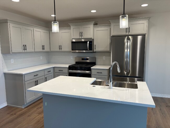 Foto del edificio - 896 S Silverwood Ln