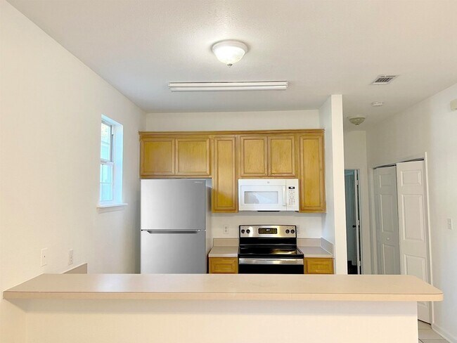 Building Photo - 924 Ashburn Dr