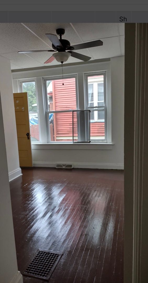 Foto del edificio - 1 Bdrm 1st Floor Unit