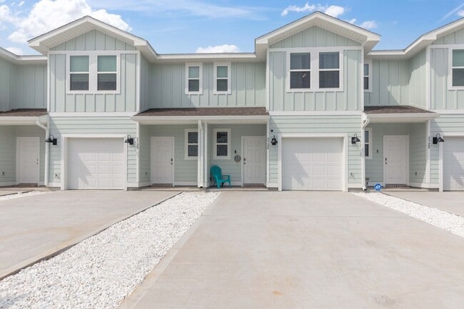 Building Photo - 5724 Sandy Walk St