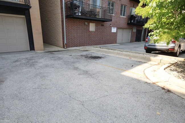 Building Photo - 3 br, 2 bath Condo - 2608 W Diversey Ave A...