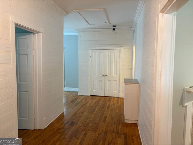 Building Photo - 504 N Maple St