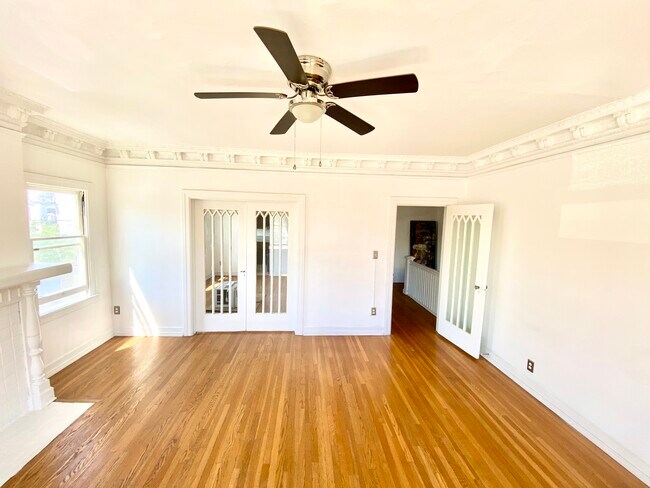 Building Photo - 361 S Berendo St