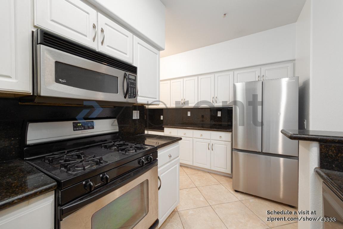 Foto principal - 12376 Carmel Country Rd