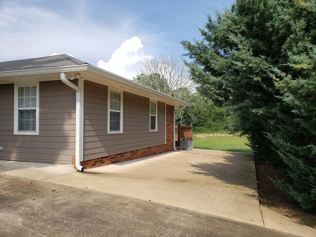 Building Photo - 2156 Co Rd 288