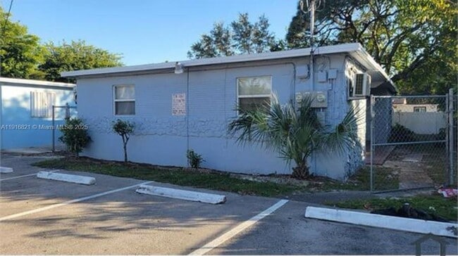 Building Photo - 1808 NW 9th St