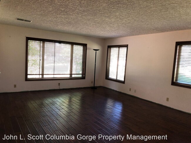 Building Photo - 3 br, 2 bath House - 712 Chinook Ave