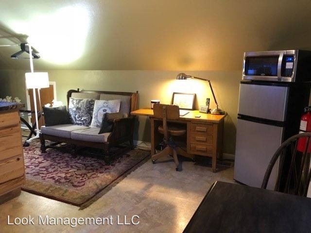 Building Photo - 1 br, 1 bath Apartment - 403 Fall River Road